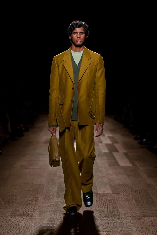 FERRAGAMO2024秋冬系列柔美沉稳(图31)