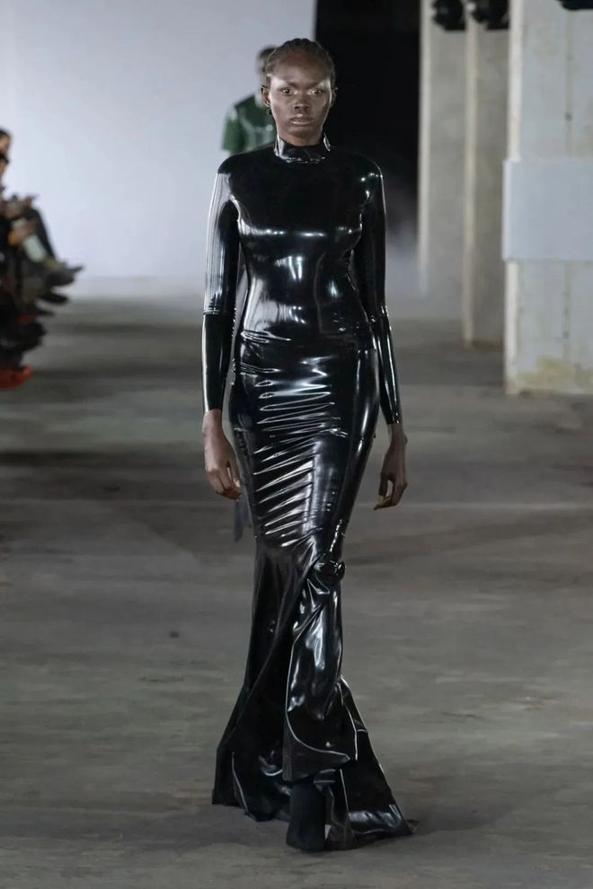 Avellano2024秋冬系列光泽乳胶的时尚(图19)