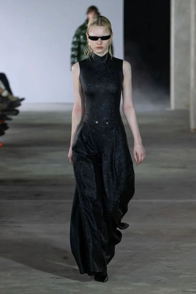 Avellano2024秋冬系列光泽乳胶的时尚(图20)