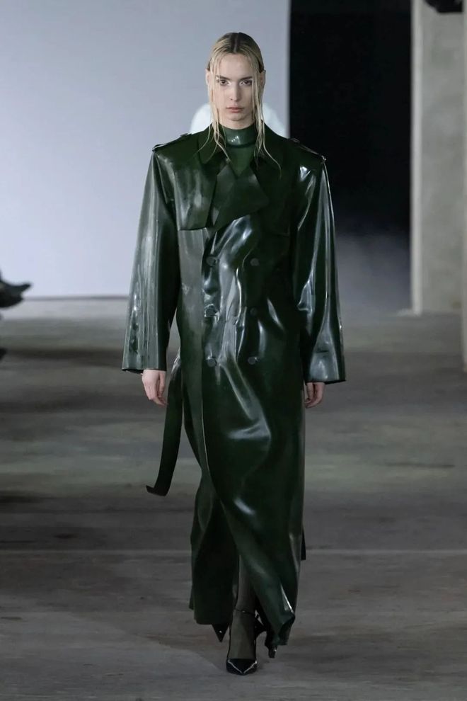 Avellano2024秋冬系列光泽乳胶的时尚(图15)