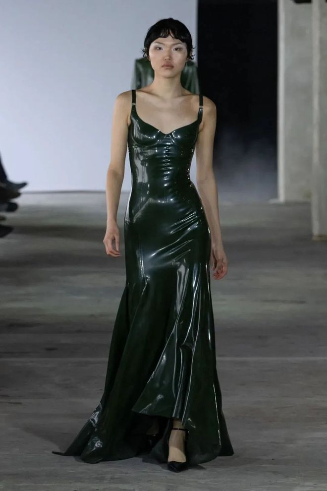 Avellano2024秋冬系列光泽乳胶的时尚(图14)