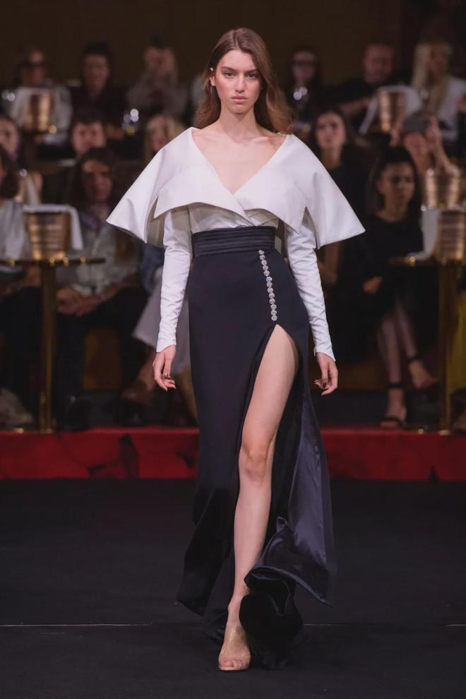 九游体育:长款连衣裙40款女性魅力爆棚的AlexisMabille2024年秋冬高级定制系列(图1)