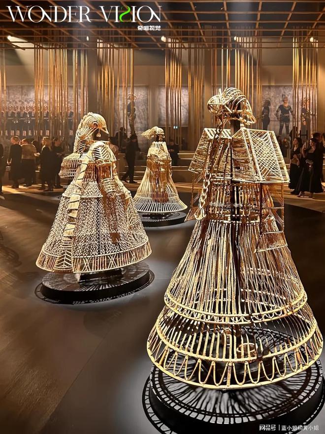 九游体育网站：典雅诗意迪奥2024秋冬高定的极致诠释(图3)