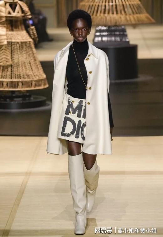 九游体育网站：典雅诗意迪奥2024秋冬高定的极致诠释(图5)