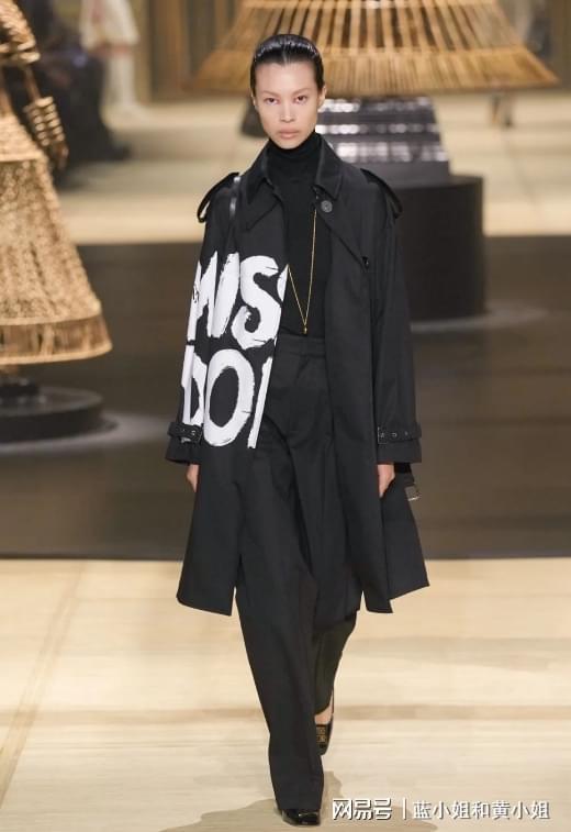 九游体育网站：典雅诗意迪奥2024秋冬高定的极致诠释(图4)