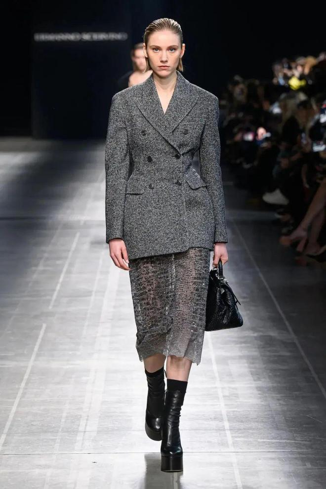 ErmannoScervino2024秋冬系列纹理灰色的调优雅(图9)