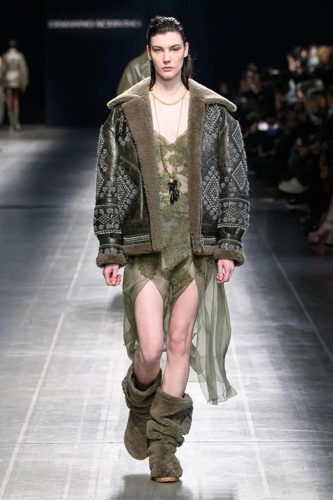 ErmannoScervino2024秋冬系列纹理灰色的调优雅(图20)