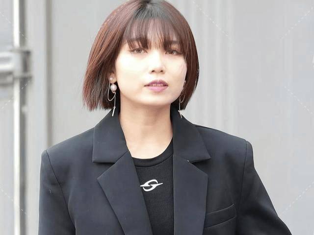 百搭打底裤+西服时尚魅力爆棚快来尝试！(图2)