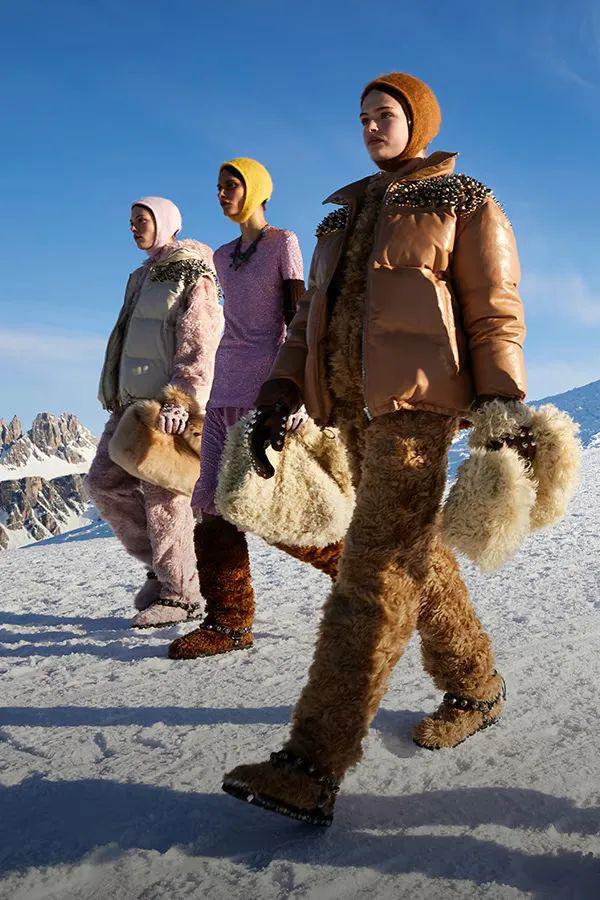 九游体育网站:202425秋冬雪场时尚高奢品牌正在引领新趋势?(图5)