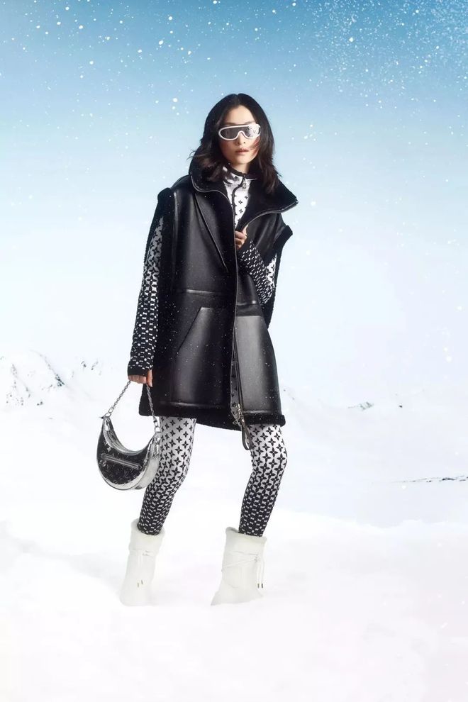 九游体育网站:202425秋冬雪场时尚高奢品牌正在引领新趋势?(图23)