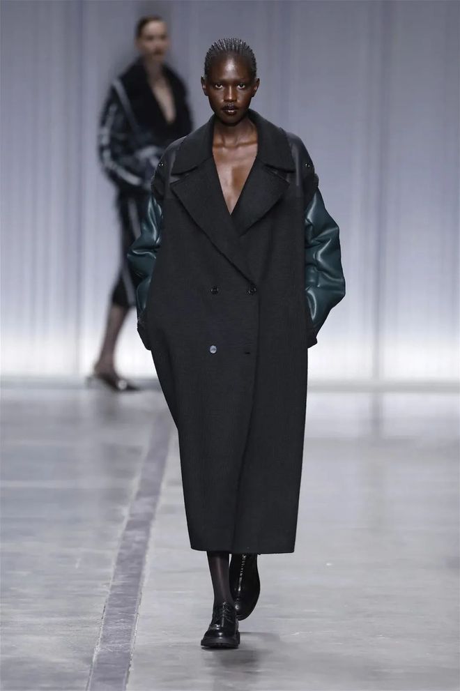 Iceberg2024秋冬系列宽松舒适的线条(图16)