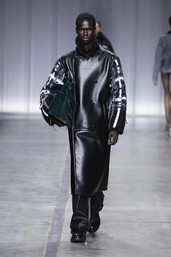 Iceberg2024秋冬系列宽松舒适的线条(图11)