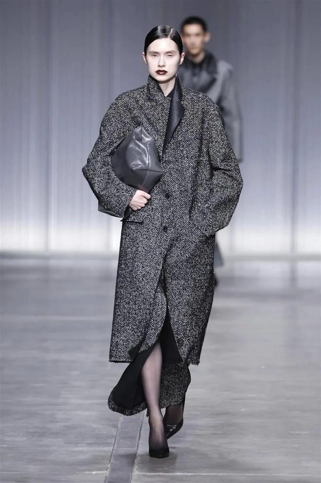 Iceberg2024秋冬系列宽松舒适的线条(图20)