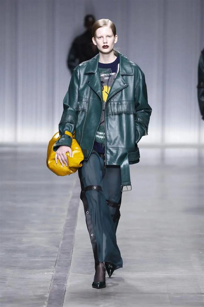 Iceberg2024秋冬系列宽松舒适的线条(图15)