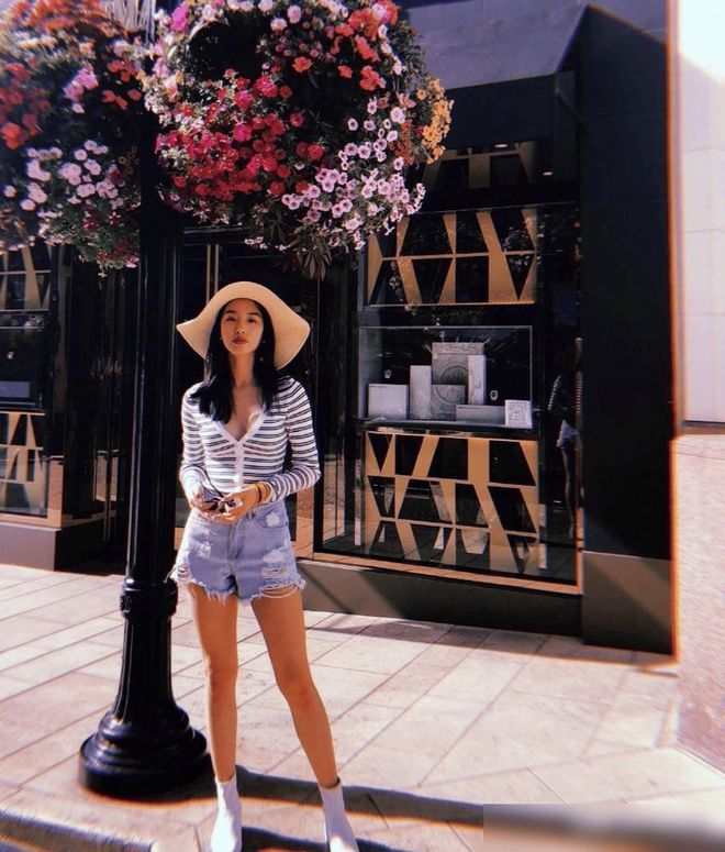 比西装舒适、比风衣百搭今年秋天“奶奶衫”为什么又火了？(图7)