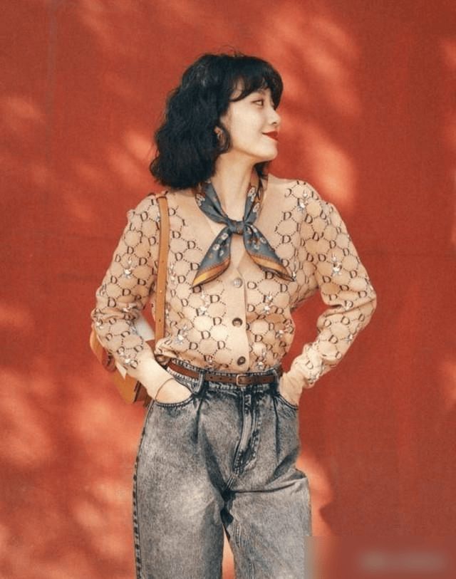 比西装舒适、比风衣百搭今年秋天“奶奶衫”为什么又火了？(图13)