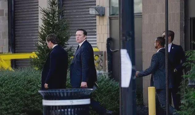 九游体育网站:马斯克皮靴西服现身华盛顿!政府任命曝光特朗普:离不开他!(图3)