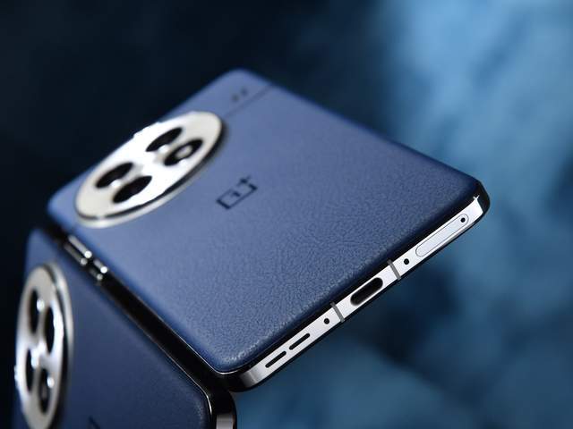 一加13外观以及屏幕解析：依旧是西装暴徒(图6)