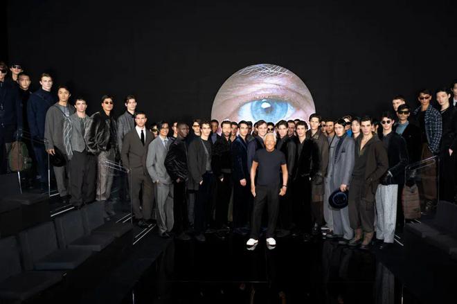 九游体育网站：米兰时装周｜GiorgioArmani2024秋冬系列当代视角下的经典绅士美学(图1)