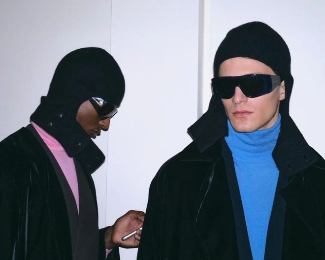 九游体育网站：米兰时装周｜GiorgioArmani2024秋冬系列当代视角下的经典绅士美学(图10)