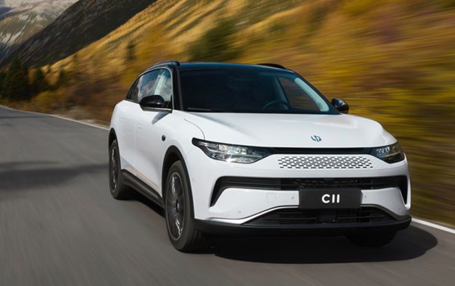 九游体育网站：没白等！不足12万就能拿下“西装暴徒”入门即高配一脚轰出544马力(图3)