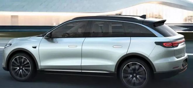 九游体育网站：没白等！不足12万就能拿下“西装暴徒”入门即高配一脚轰出544马力(图1)