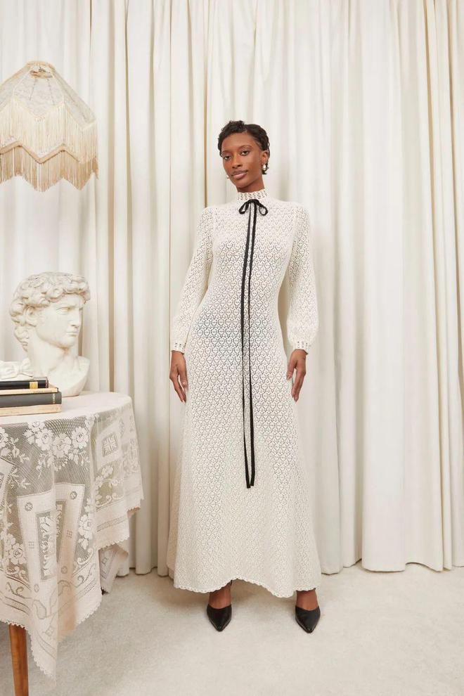 九游体育：TannerFletcher2024秋冬系列格纹图案的直线线条(图12)