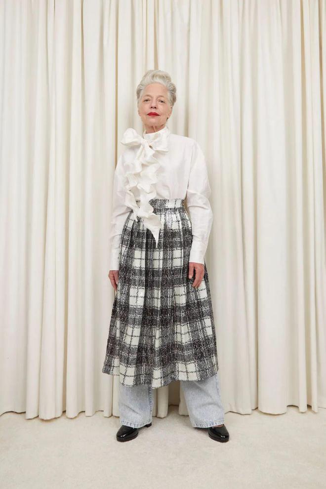 九游体育：TannerFletcher2024秋冬系列格纹图案的直线线条(图23)