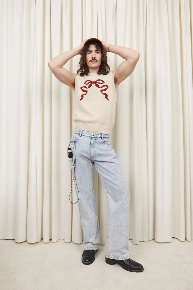 九游体育：TannerFletcher2024秋冬系列格纹图案的直线线条(图25)