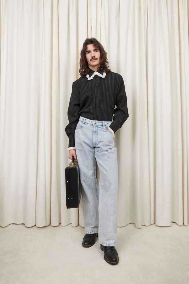 九游体育：TannerFletcher2024秋冬系列格纹图案的直线线条(图29)