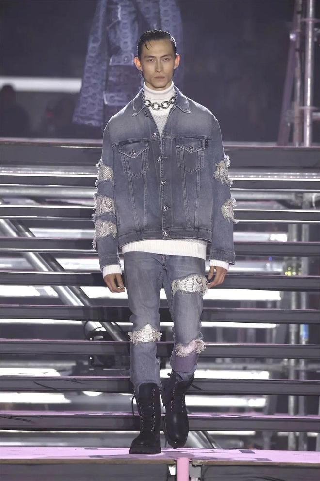 九游体育网站：PhilippPlein2024秋冬系列休闲利落暗黑简约(图38)