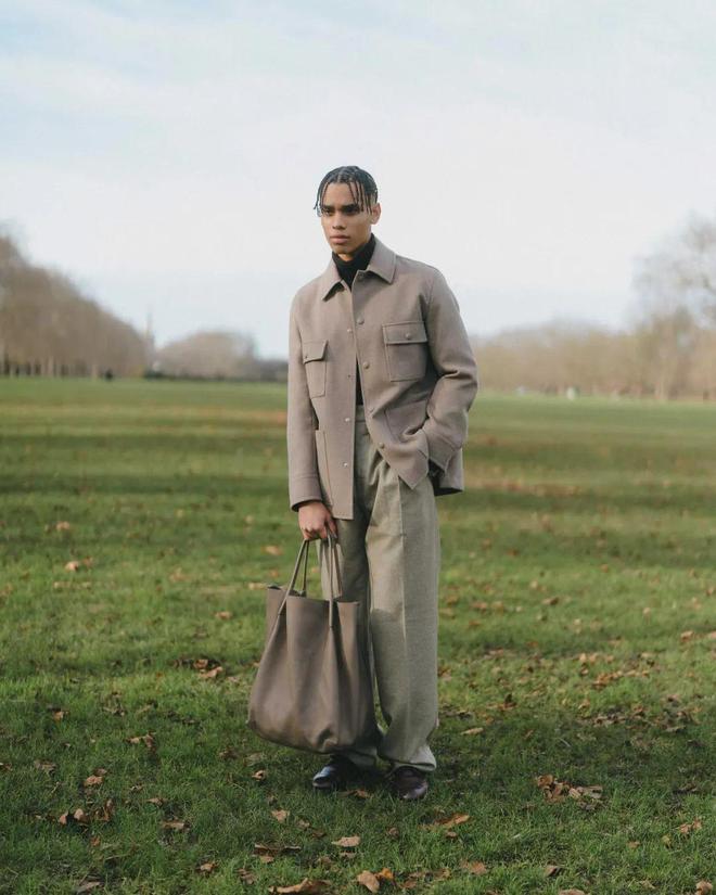 九游体育网站：“2024最能花钱王妃”还是她！怒刷270万买大牌和老公装恩爱～(图33)