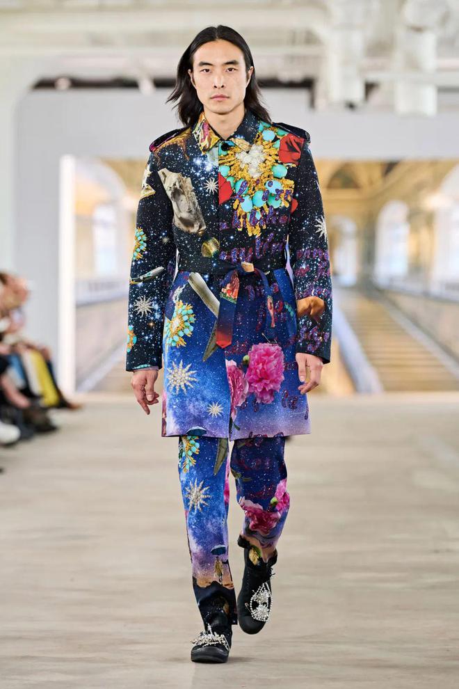 九游体育网站：Libertine2024秋冬系列五官图案(图3)