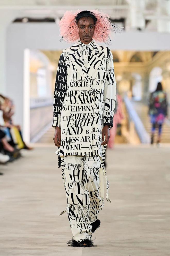 九游体育网站：Libertine2024秋冬系列五官图案(图9)