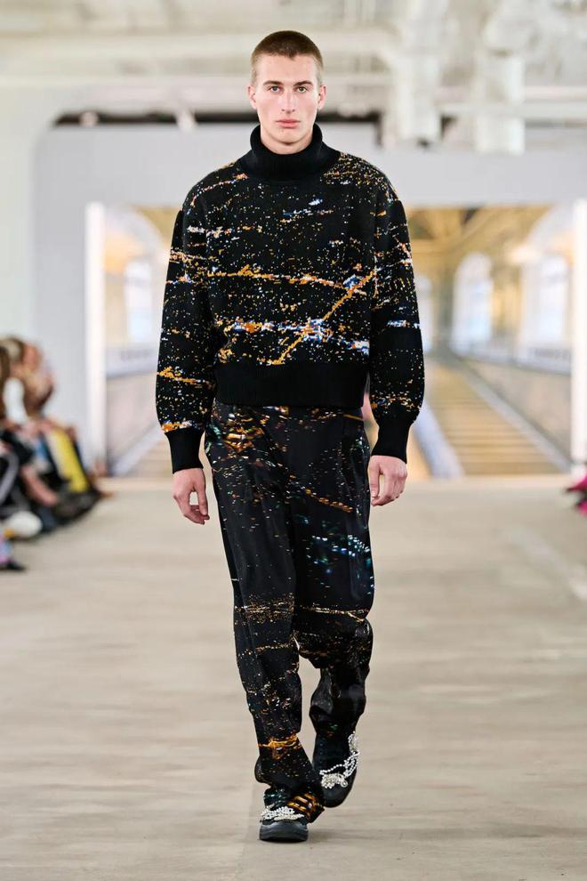 九游体育网站：Libertine2024秋冬系列五官图案(图22)