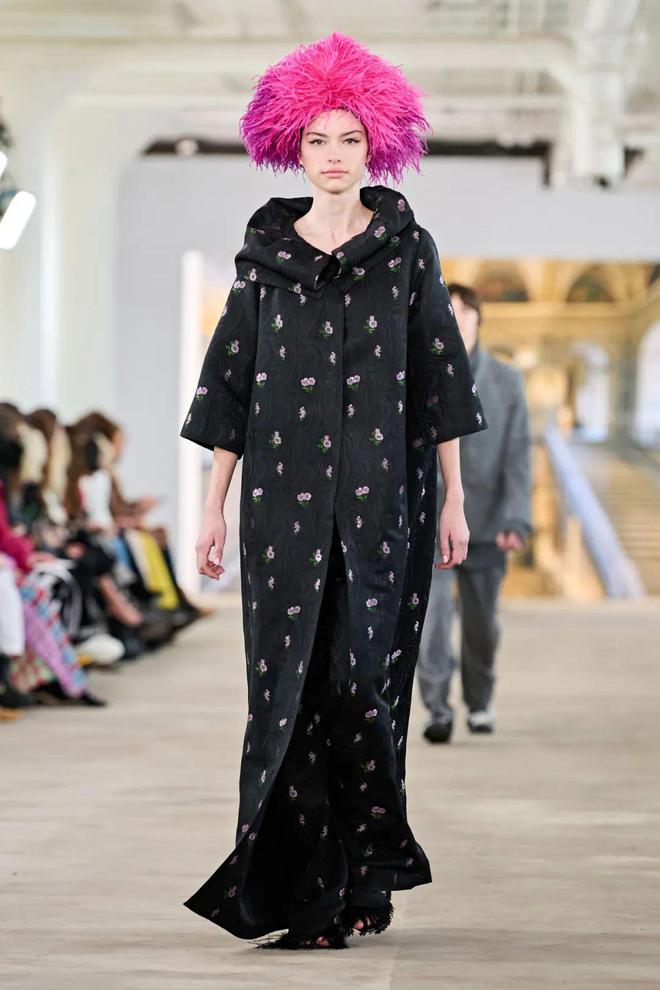 九游体育网站：Libertine2024秋冬系列五官图案(图26)