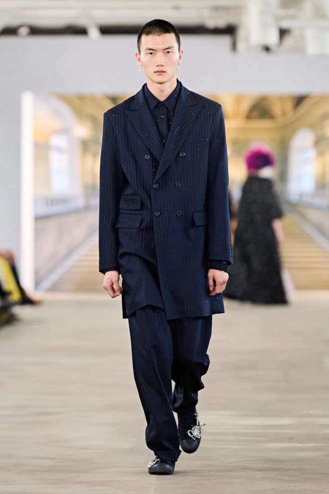 九游体育网站：Libertine2024秋冬系列五官图案(图32)