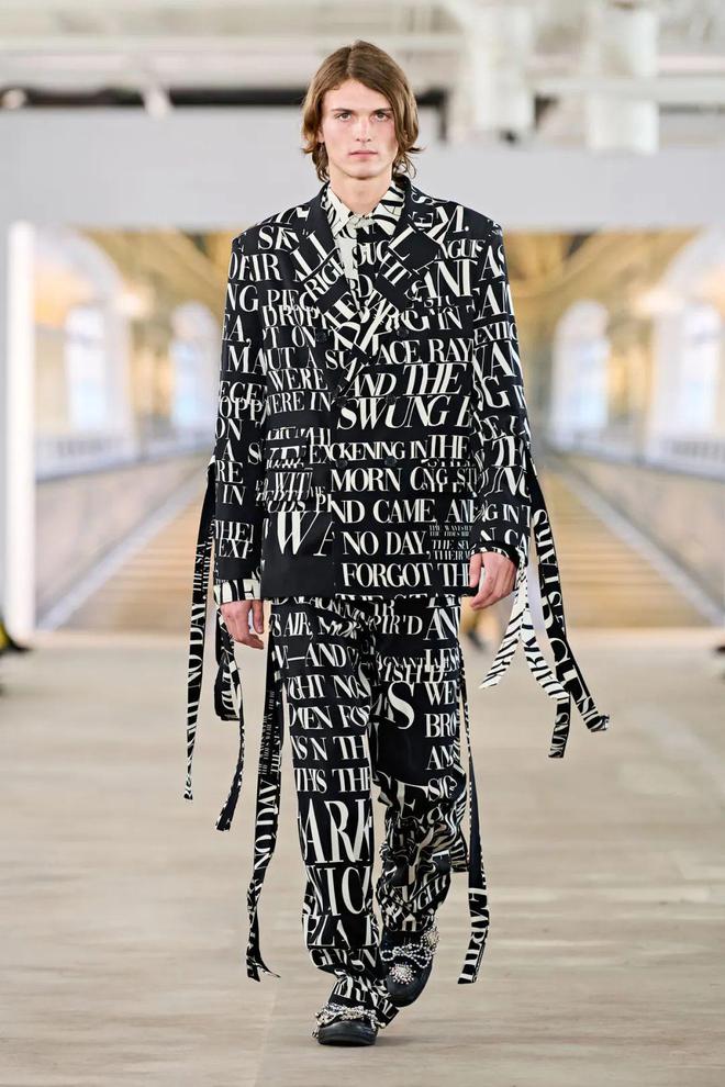 九游体育网站：Libertine2024秋冬系列五官图案(图35)