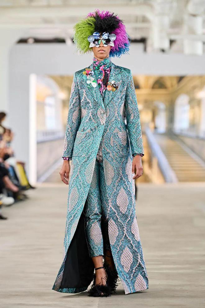 九游体育网站：Libertine2024秋冬系列五官图案(图40)