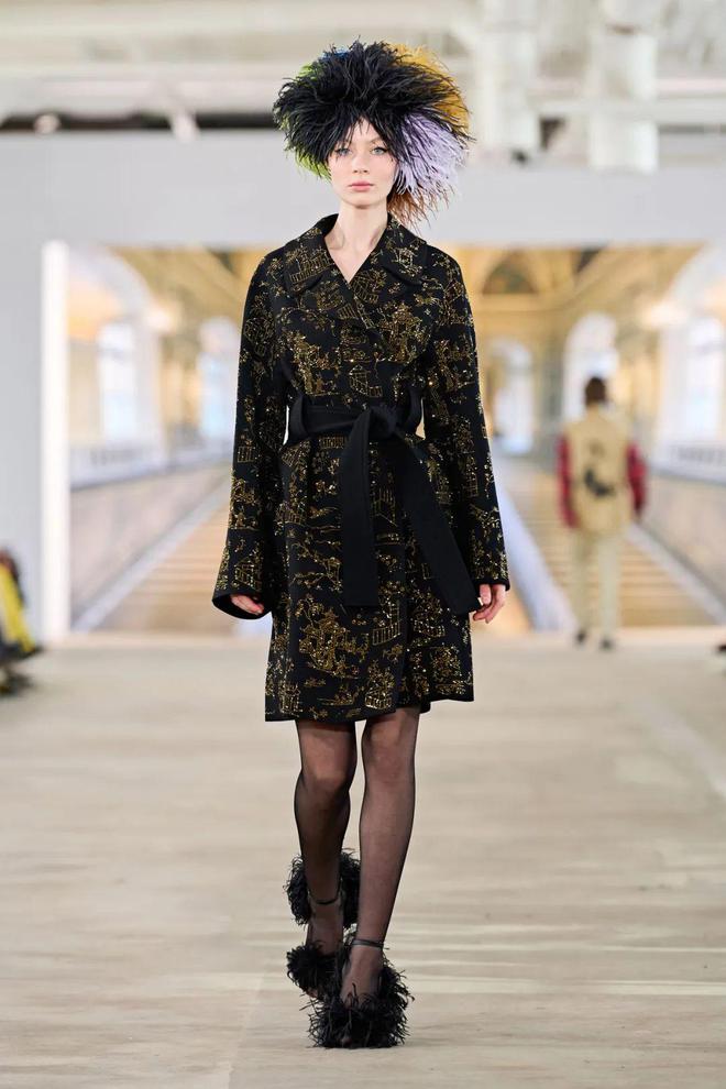 九游体育网站：Libertine2024秋冬系列五官图案(图44)