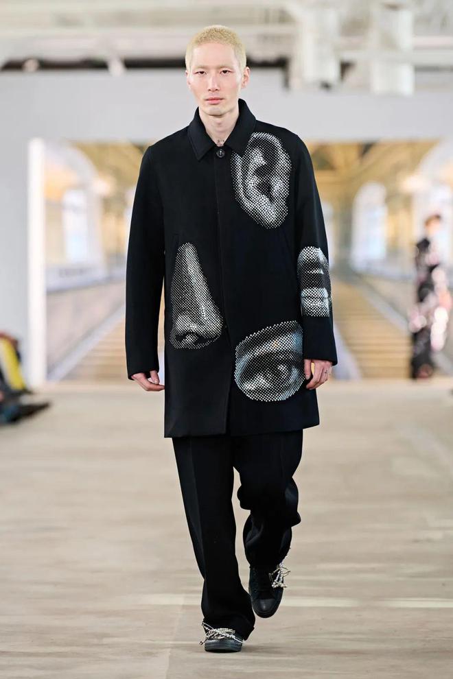 九游体育网站：Libertine2024秋冬系列五官图案(图49)