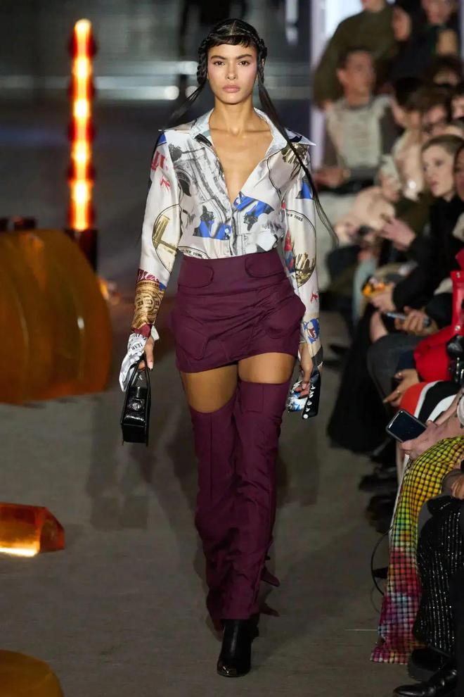 九游体育：luar2024秋冬系列皮革的刚毅(图7)