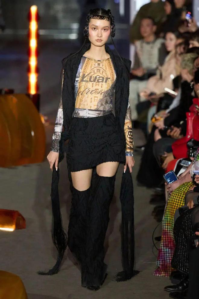 九游体育：luar2024秋冬系列皮革的刚毅(图10)