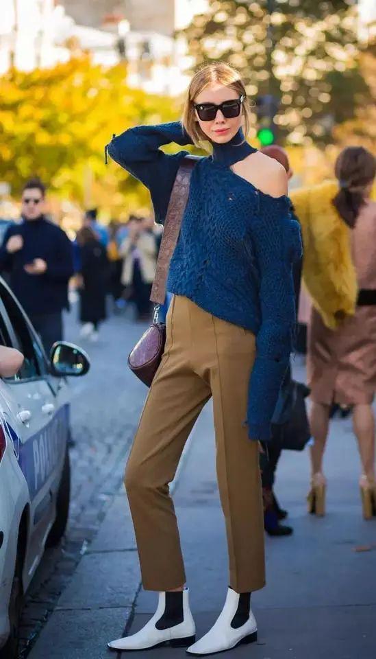 九游体育网站：阔腿裤下岗了2024下半年这4条裤子最流行！(图6)