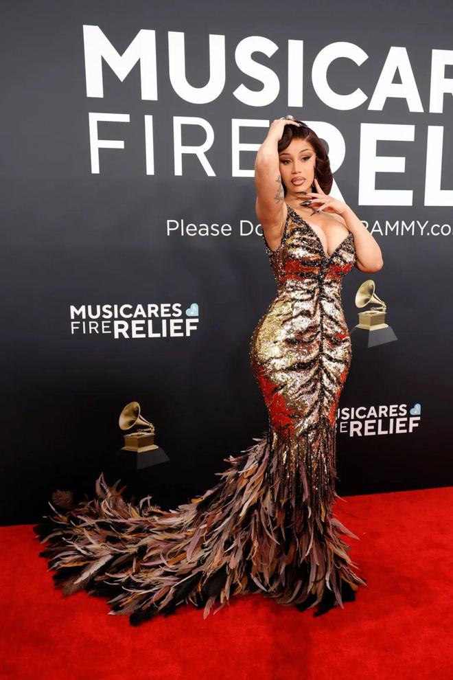 不穿蓬蓬裙走红毯那穿什么？(图3)