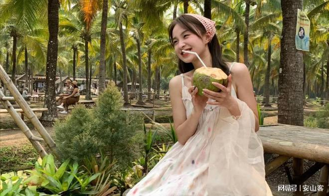 看了八九十年代爸妈们的穿搭才发现：时尚是个轮回也不分年龄(图17)