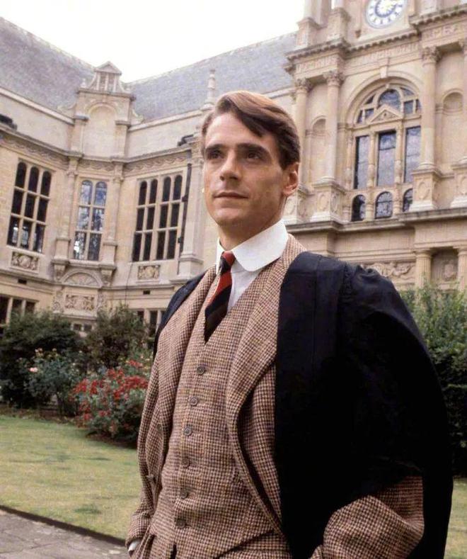 九游体育网站：英伦风会是下一个“静奢风”吗？(图4)