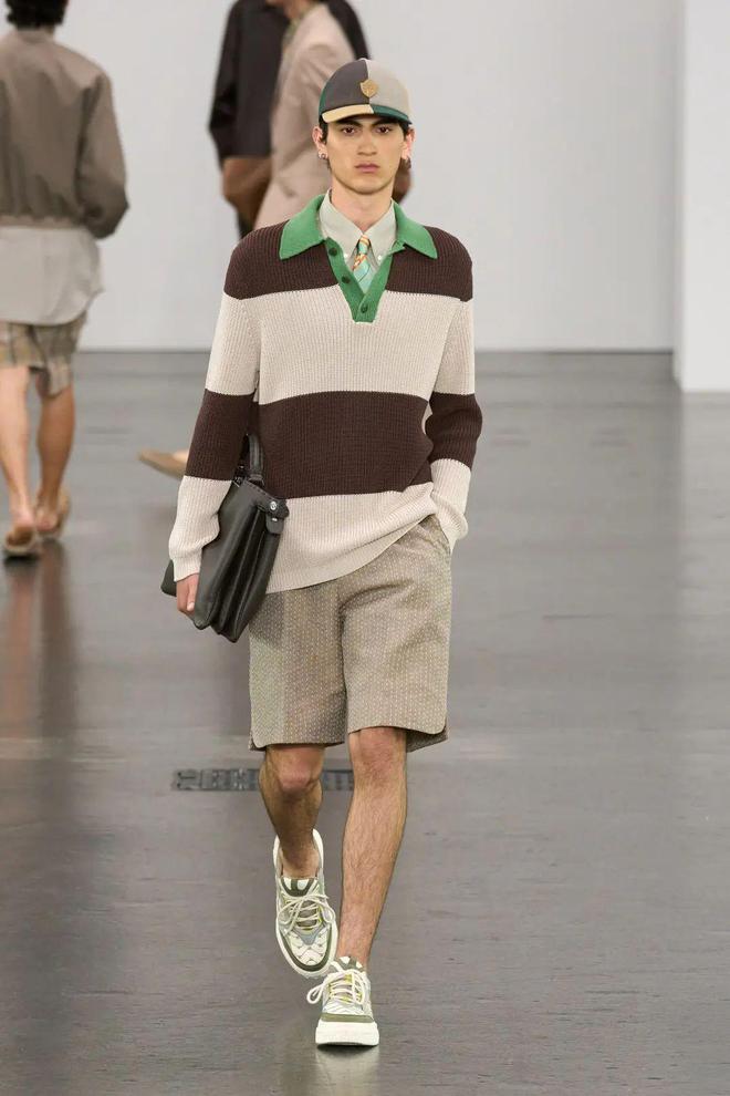 九游体育网站：英伦风会是下一个“静奢风”吗？(图16)