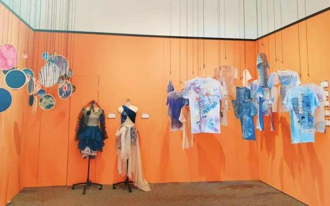 初中生爆改传统服饰！北京这所学校的服装设计作品很哇塞(图5)