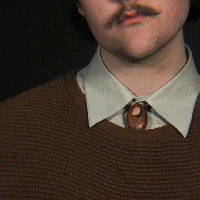 “永远不要相信那个戴着Bolo领带的人。”(图7)